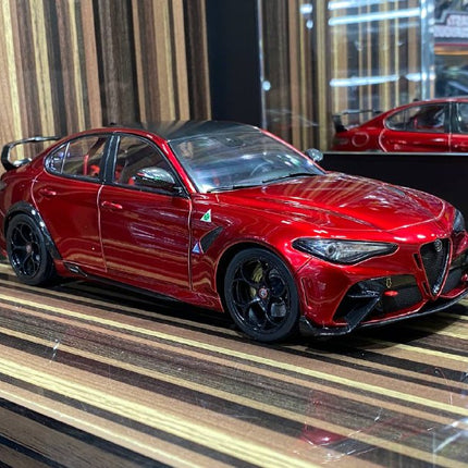 Solido Alfa Romeo Giulia GTA M 1:18 Red Diecast Model Car - detailed collector display model