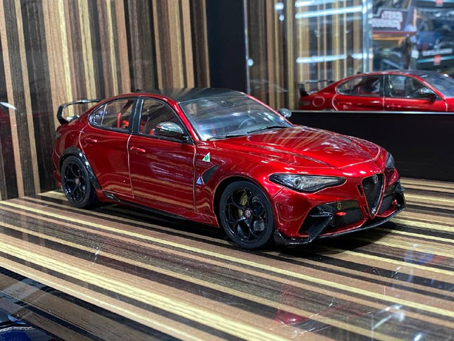 Solido Alfa Romeo Giulia GTA M 1:18 Red Diecast Model Car - detailed collector display model