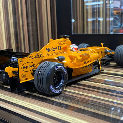 Minichamps McLaren Mercedes MP4-21 Kimi Raikkonen 2006 1:18 Diecast Model Orange - scale model for display