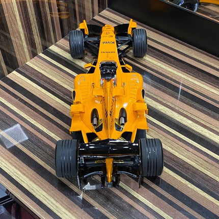 Minichamps McLaren Mercedes MP4-21 Kimi Raikkonen 2006 1:18 Diecast Model Orange - collector edition scale model