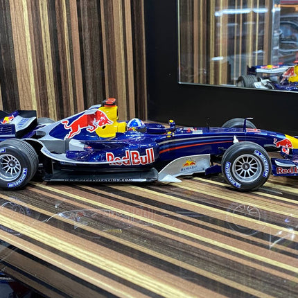 Minichamps 1/18 Red Bull Racing RB2 D. Coulthard 2006 Formula 1 Blue Diecast Model Car - collectible scale model car