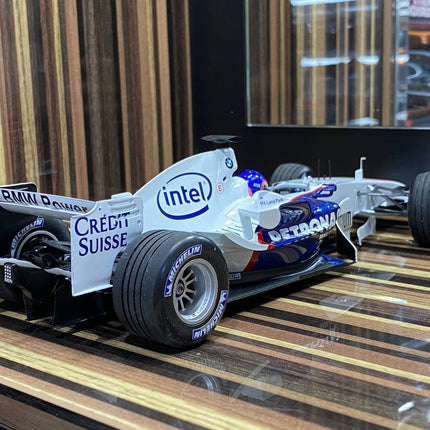 Minichamps 1/18 BMW Sauber F1.06 J. Villeneuve 2006 White Diecast Model - scale model for display