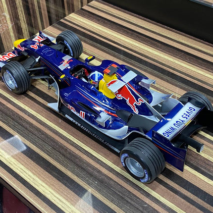 Minichamps 1/18 Red Bull Racing RB2 D. Coulthard 2006 Formula 1 Blue Diecast Model Car - scale model for display
