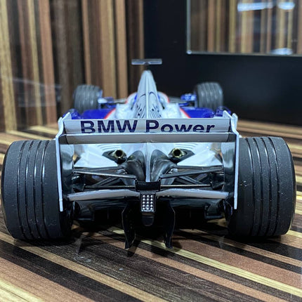 Minichamps 1/18 BMW Sauber F1.06 J. Villeneuve 2006 White Diecast Model - collector display piece