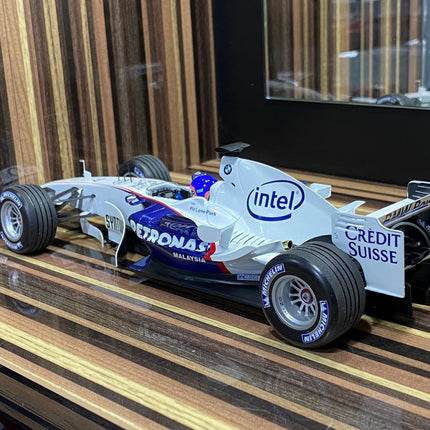 Minichamps 1/18 BMW Sauber F1.06 J. Villeneuve 2006 White Diecast Model - collector edition scale model