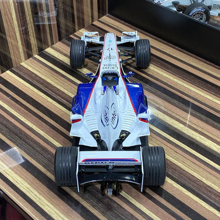 Minichamps 1/18 BMW Sauber F1.06 J. Villeneuve 2006 White Diecast Model - detailed model car replica