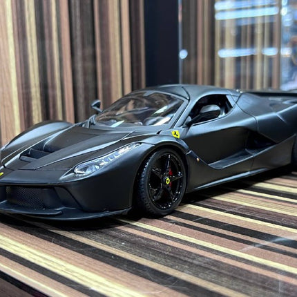 Bburago Ferrari LaFerrari 1:18 Diecast Model Car Black Signature Series - studio product photo of the scale model