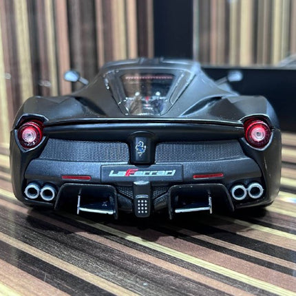Bburago Ferrari LaFerrari 1:18 Diecast Model Car Black Signature Series - scale model for display