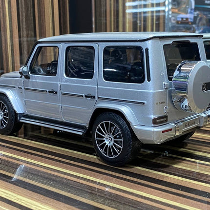 Minichamps 1/18 Mercedes-Benz G-Class 2018 Silver Diecast Model Car - fine detailed model replica