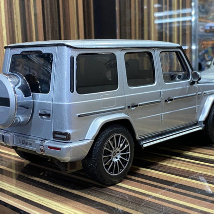 Minichamps 1/18 Mercedes-Benz G-Class 2018 Silver Diecast Model Car - showroom-quality model replica