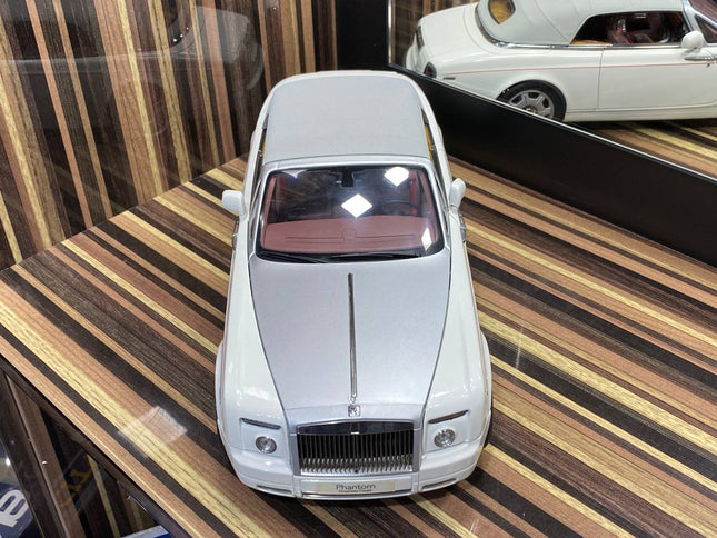 Kyosho Rolls-Royce Phantom Drophead Coupe White 1:18 Diecast Model Car - studio product photo of the scale model