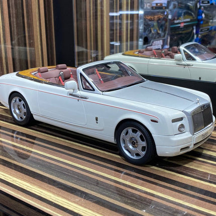 Kyosho Rolls-Royce Phantom Drophead Coupe White 1:18 Diecast Model Car - detailed collector display model
