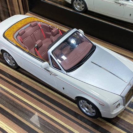 Kyosho Rolls-Royce Phantom Drophead Coupe White 1:18 Diecast Model Car - premium collector scale model