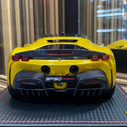 MR 1:18 Ferrari SF90 Stradale Giallo Montecarlo Resin Model - scale model collectible piece