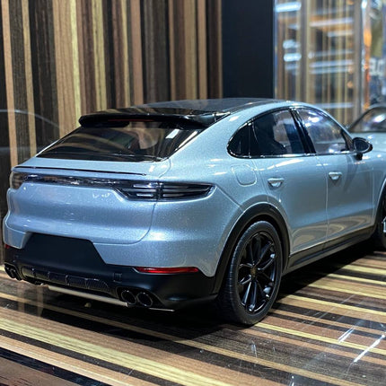 Minichamps Porsche Cayenne 1:18 Silver Diecast Model Car - fine detailed model replica
