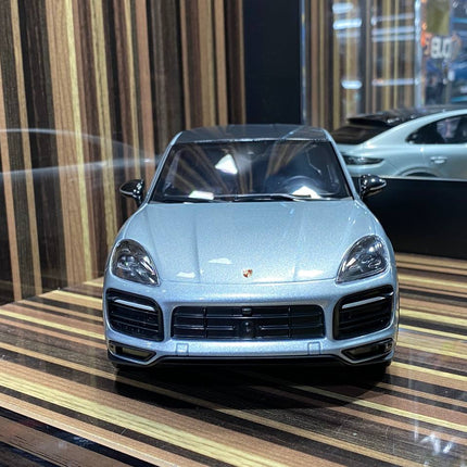 Minichamps Porsche Cayenne 1:18 Silver Diecast Model Car - scale model for display