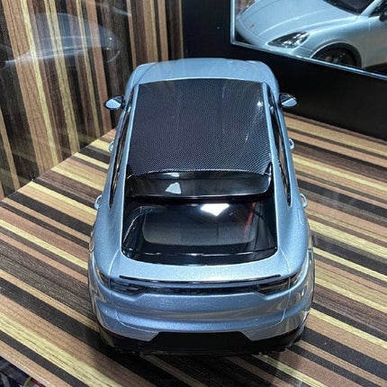 Minichamps Porsche Cayenne 1:18 Silver Diecast Model Car - showroom-quality model replica