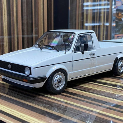 Solido 1/18 Diecast Volkswagen Caddy White - collectible scale model car