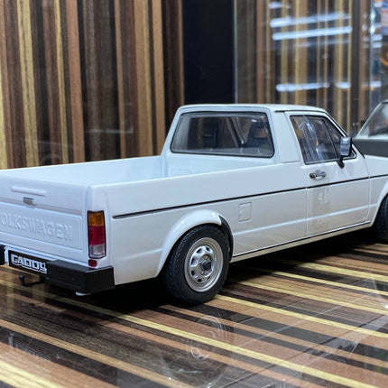 Solido 1/18 Diecast Volkswagen Caddy White - showroom-quality model replica