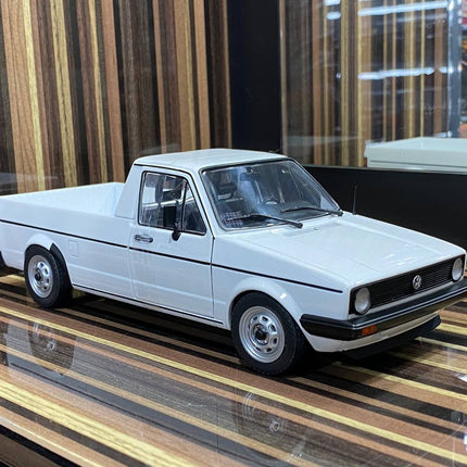Solido 1/18 Diecast Volkswagen Caddy White - detailed collector display model