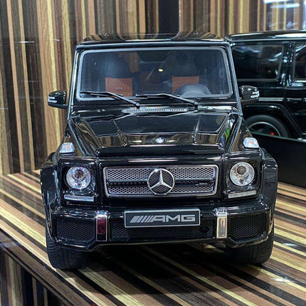 GT Spirit 1/12 Mercedes-Benz G-65 Black Resin Diecast Model Car - studio product photo of the scale model