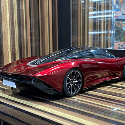 AutoArt McLaren Speedtail Red 1:18 Diecast Model Car - collector edition scale model
