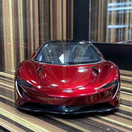 AutoArt McLaren Speedtail Red 1:18 Diecast Model Car - collectible scale model car