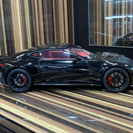 AutoArt Aston Martin Vantage 2019 Jet Black 1:18 Diecast Model Car - premium collector scale model