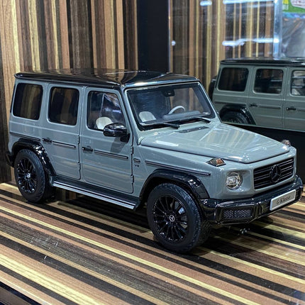 Minichamps 1/18 Mercedes-Benz G 63 AMG Line W463 Grey Diecast Model Car Dealer Edition - detailed collector display model