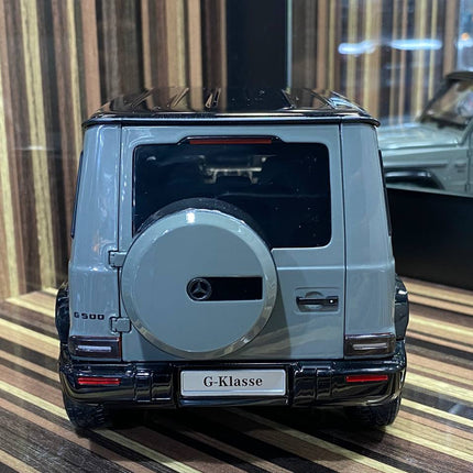 Minichamps 1/18 Mercedes-Benz G 63 AMG Line W463 Grey Diecast Model Car Dealer Edition - collectible scale model car