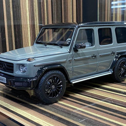 Minichamps 1/18 Mercedes-Benz G 63 AMG Line W463 Grey Diecast Model Car Dealer Edition - scale model for display