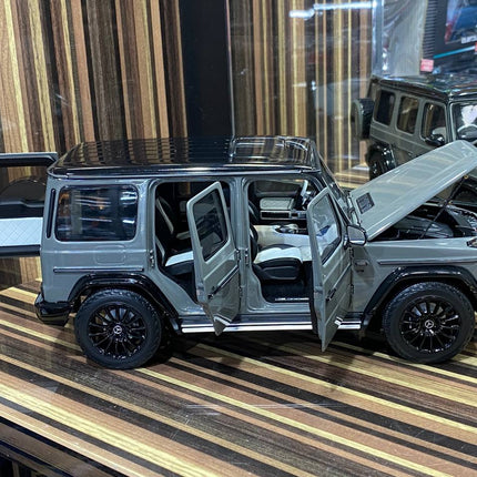 Minichamps 1/18 Mercedes-Benz G 63 AMG Line W463 Grey Diecast Model Car Dealer Edition - detailed die-cast style model