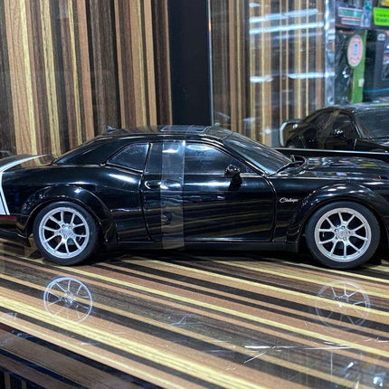 Solido Dodge Challenger SRT Widebody 2023 1:18 Diecast Model Car Black - studio product photo of the scale model