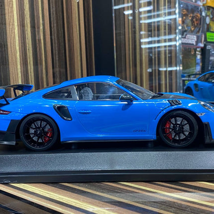 Minichamps Porsche 911 GT2 RS 2018 1:18 Blue Resin Model Car - studio product photo of the scale model