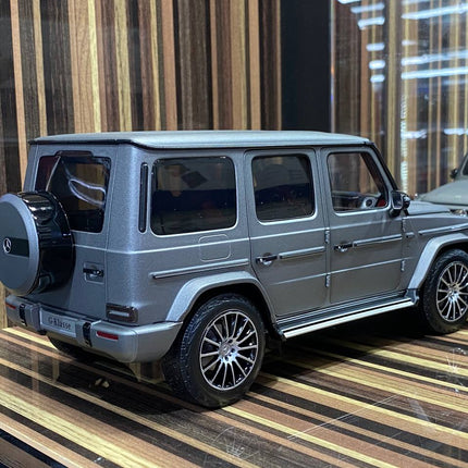 Minichamps 1:18 Mercedes Benz G63 Dealer Edition Diecast Model Matt Grey - scale model collectible piece