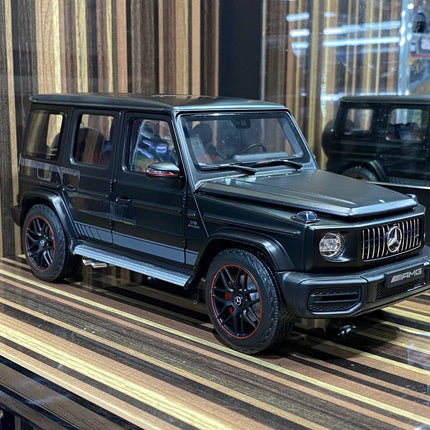 Mini Champs 1/18 Mercedes-Benz AMG G63 2018 Black Diecast Model - detailed collector display model