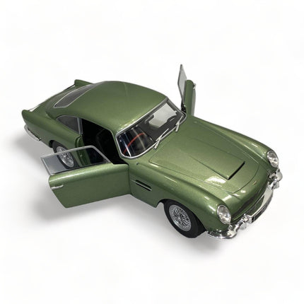 Solido 1/18 Aston Martin DB5 Diecast Model Car Green - showroom-quality model replica