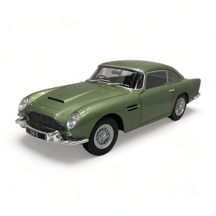 Solido 1/18 Aston Martin DB5 Diecast Model Car Green - detailed collector display model