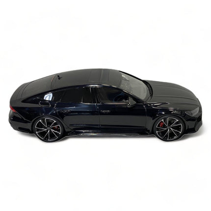 Motor Helix Audi RS 7 Avant 1:18 Diecast Model Car Black - fine detailed model replica