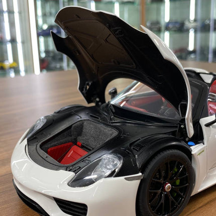 AutoArt Porsche 918 Spyder Weissach Package White/Black 1:18 Diecast Model Car - showroom-quality model replica