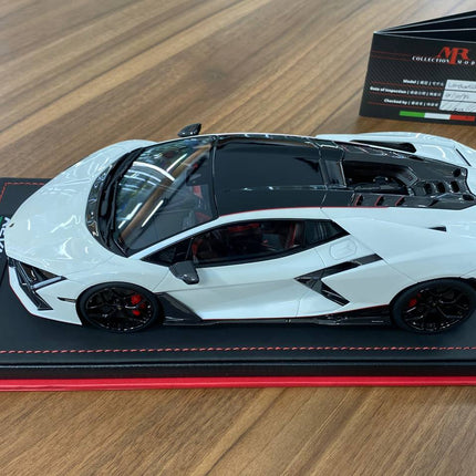 MR Collection 1/18 Lamborghini Revuelto Bianco Siderale Resin Model - scale model for display