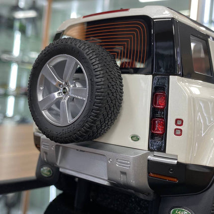 Pearl white Land Rover Defender 110 1:18 scale resin SUV model, MotorHelix display piece for collectors