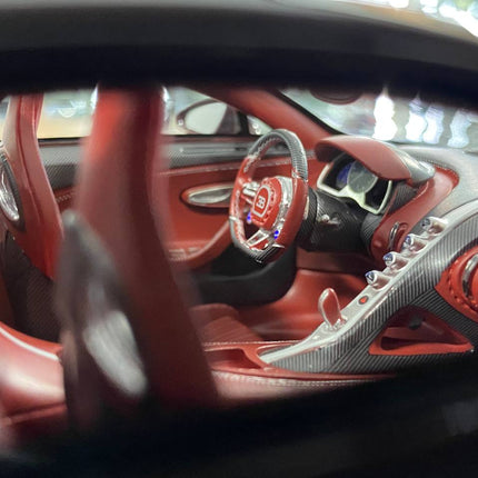 MR Collection Bugatti Chiron Sky View 1:18 Resin Model Red Carbon/Black - hand-finished display model