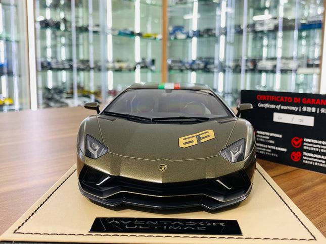 MR Collection 1:18 Resin Lamborghini Aventador Navy Green Limited Edition - studio product photo of the scale model