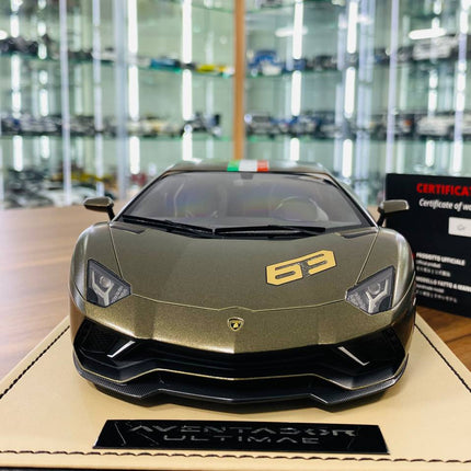 MR Collection 1:18 Resin Lamborghini Aventador Navy Green Limited Edition - detailed model car replica