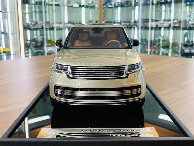 MotorHelix Range Rover Autobiography 2022 1/18 Resin Champagne Gold - studio product photo of the scale model