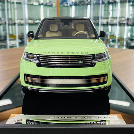 MotorHelix Range Rover Autobiography 2022 1/18 Resin Model Light Green Limited 99 - studio product photo of the scale model