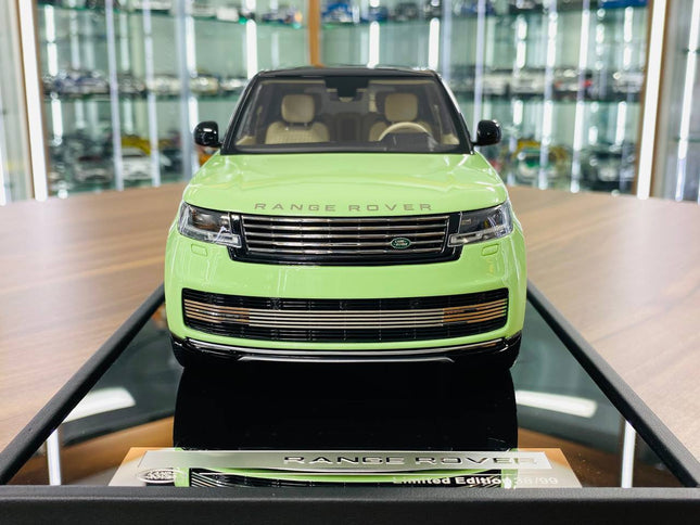 MotorHelix Range Rover Autobiography 2022 1/18 Resin Model Light Green Limited 99 - studio product photo of the scale model