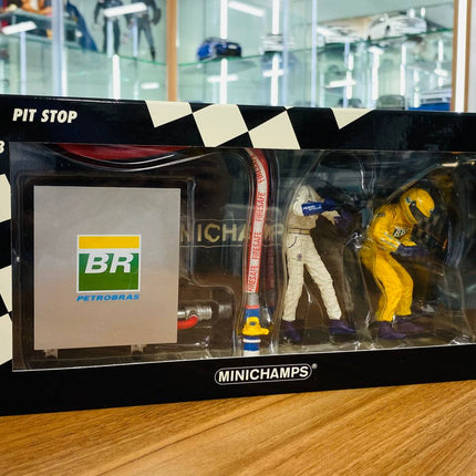 Minichamps BMW Williams Refueller Set 1/18 Resin Multi-Color - premium collector scale model