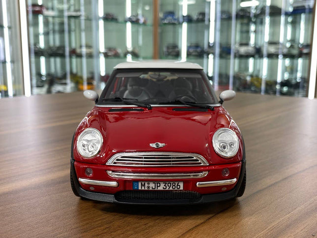 Bburago Mini Cooper 1/18 Diecast Model Car Red Full Opening - studio product photo of the scale model